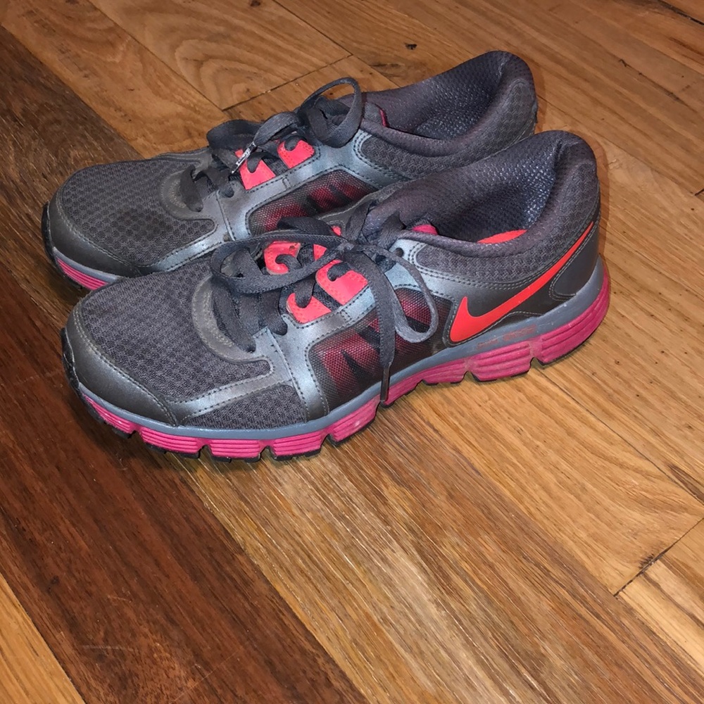 Nike tennis shoes